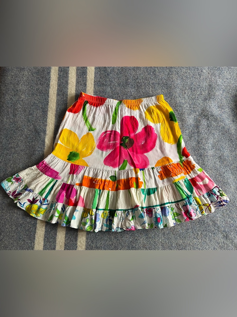 Jams World skirt, size large summer pattern